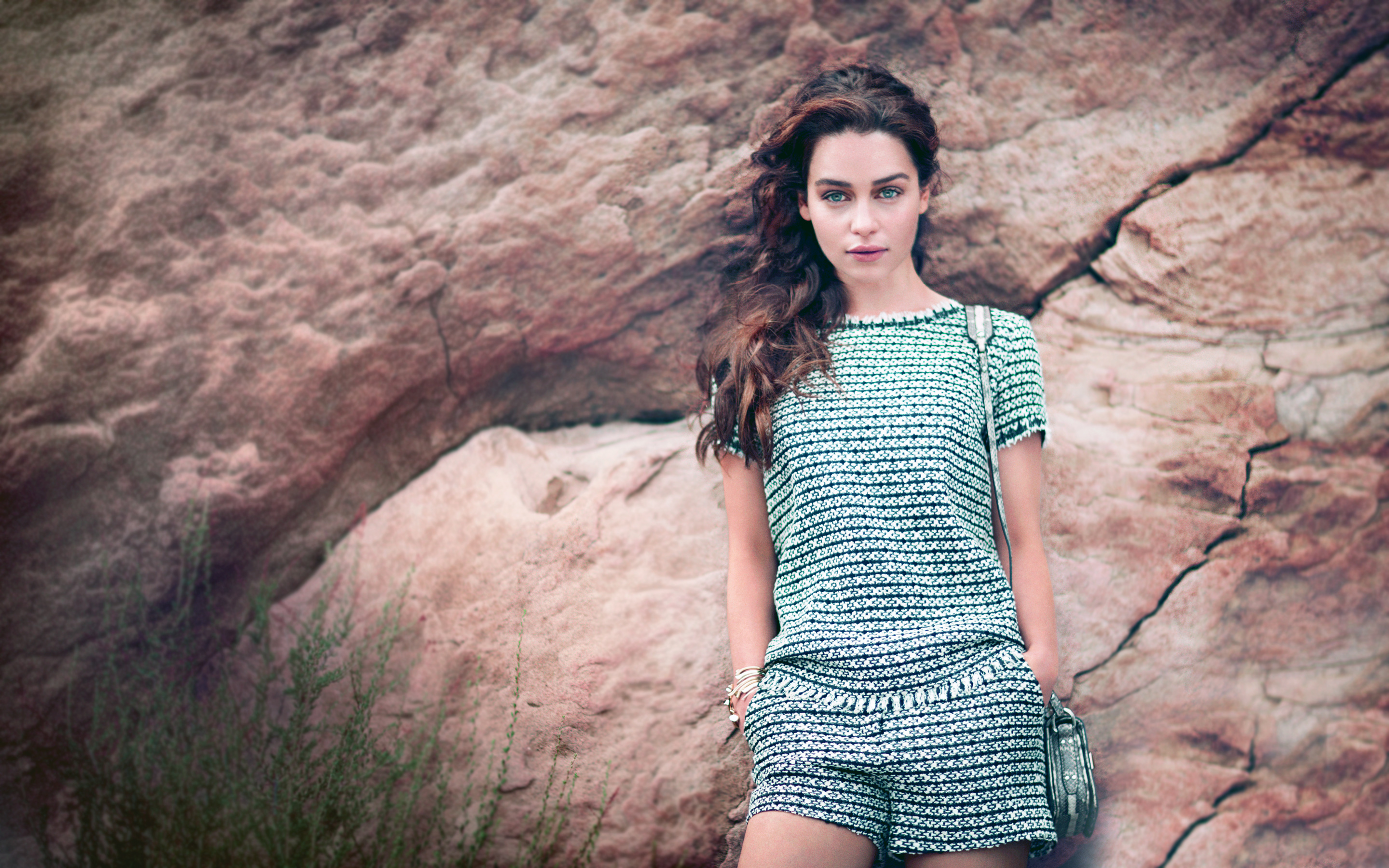emilia clarke wallpaper