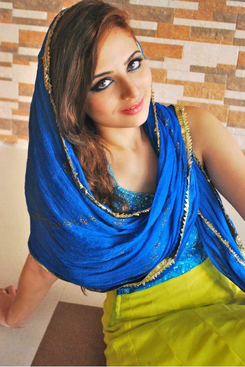 ZOYA AFROZ