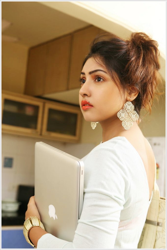 Komal Jha