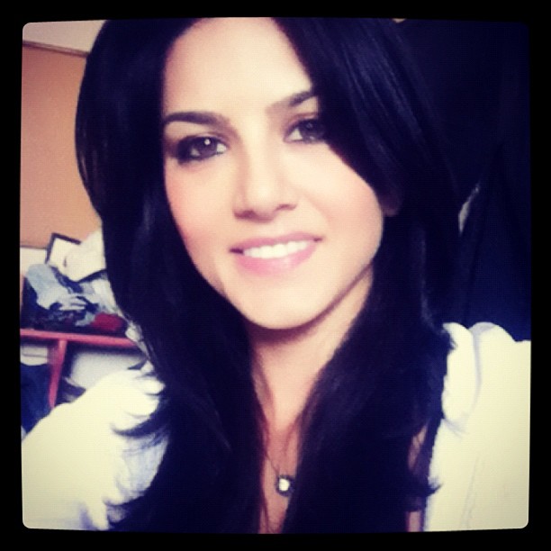 Sunny Leone Twitter Pictures