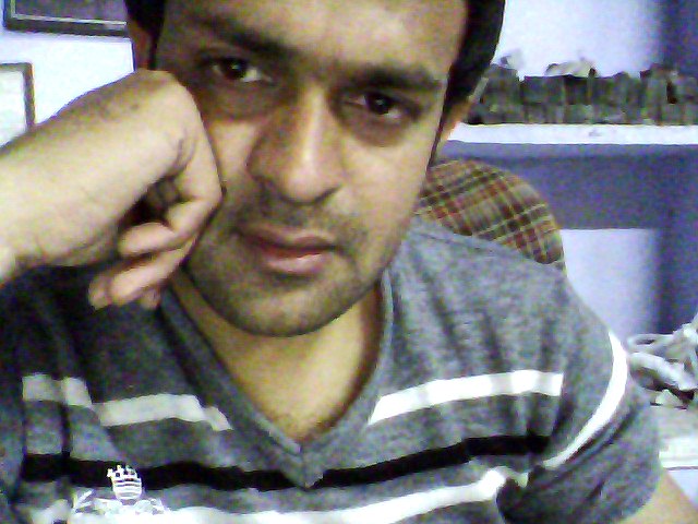 i m bold, handsome, nd frank guy. 