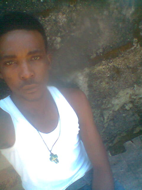 white hux as becum so poppular,naw am visiting de black hux.