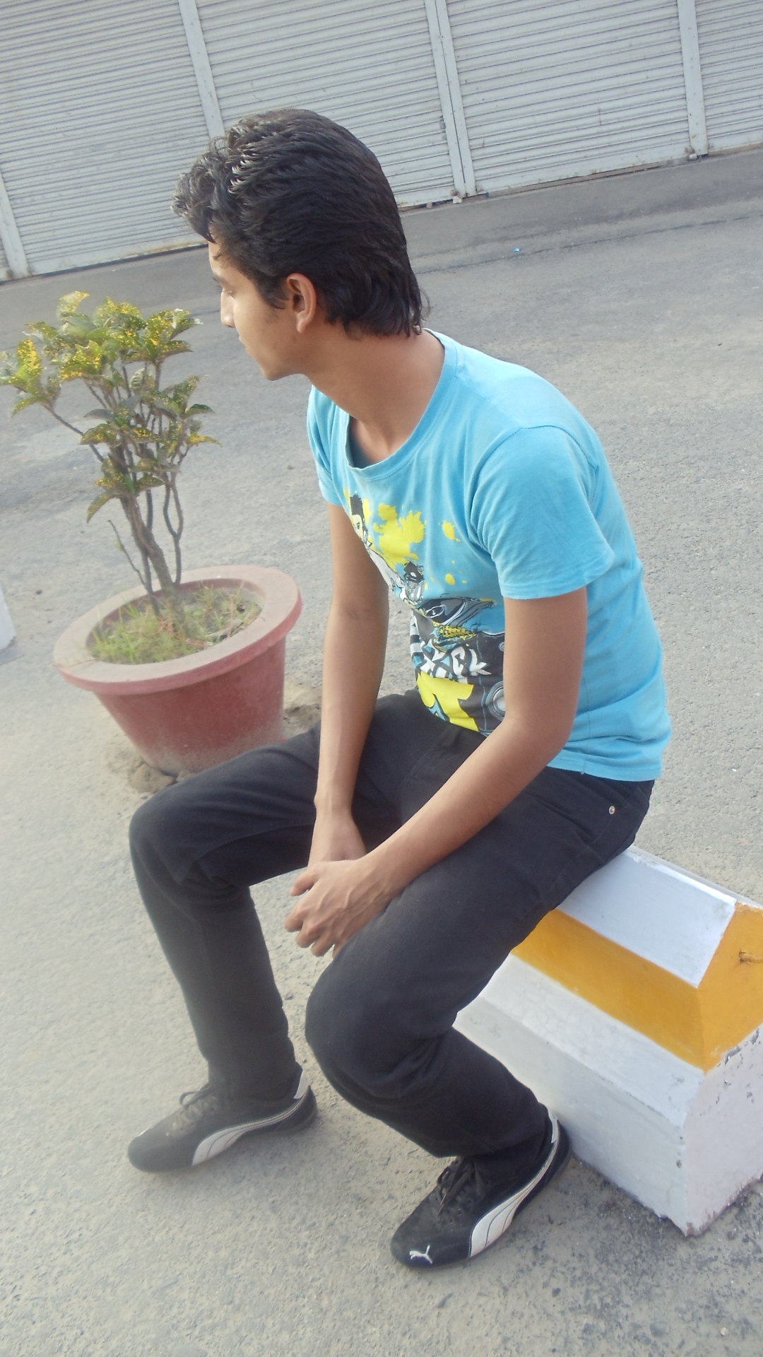 Hi Im Tutul. Make friendship with me. +8801744455570
