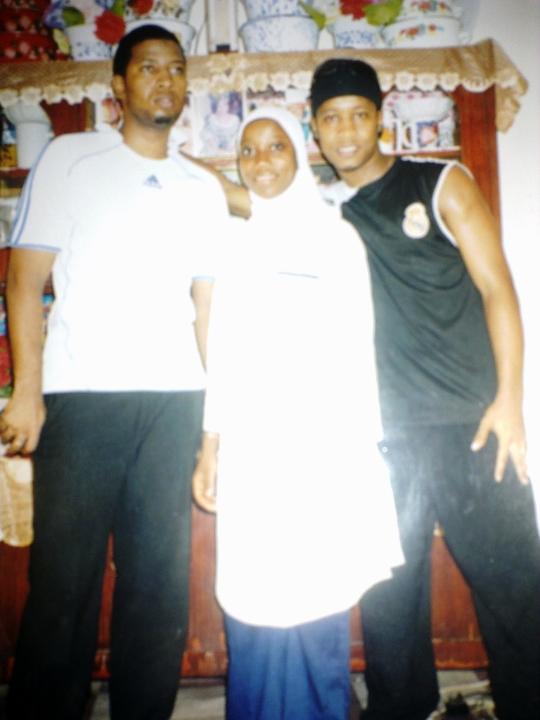 I and ma bro amd sis.... am with black suit