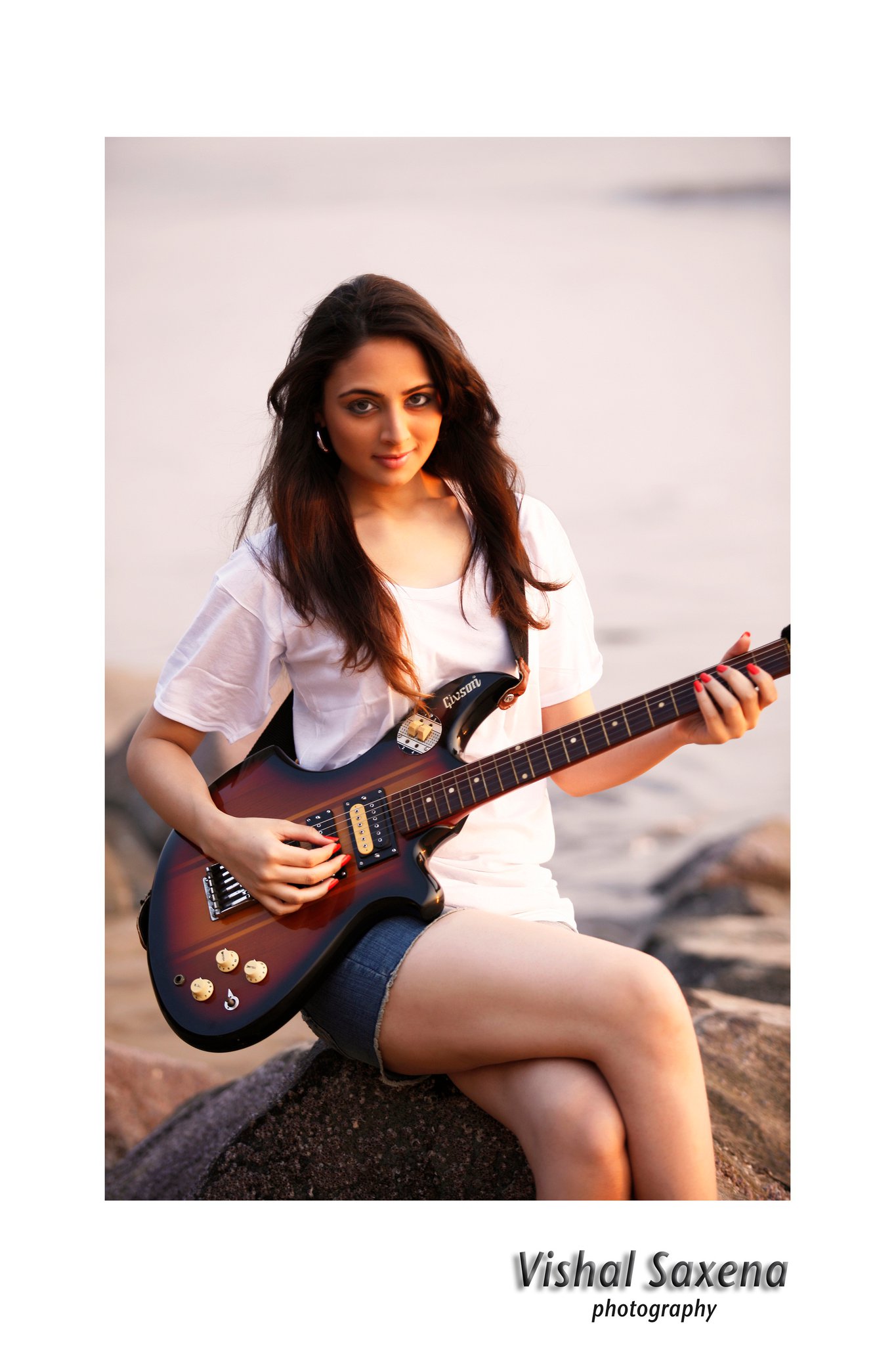 ZOYA AFROZ