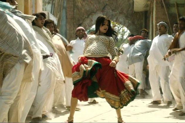 matru ki bijlee ka mandola anushka sharma hot 