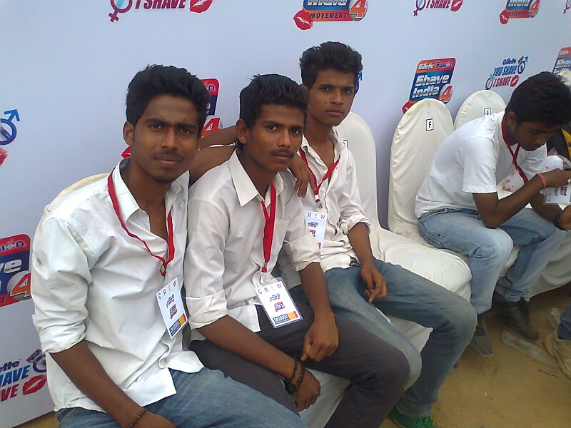 THATS ME AND MY FRIENDZ