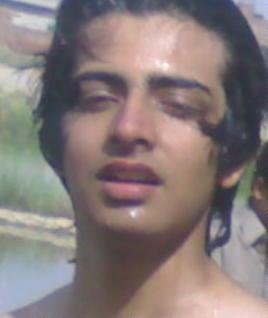 kisi ki aas            but kis ki???