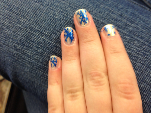 Christmas nail paint design