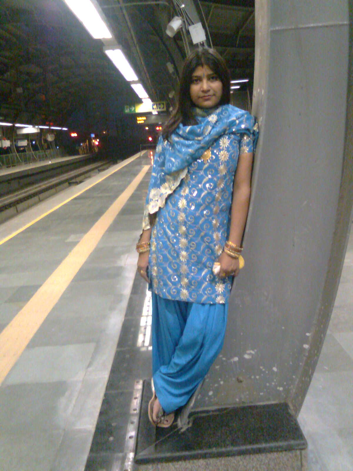 DURGA WAITING 4 METRO
