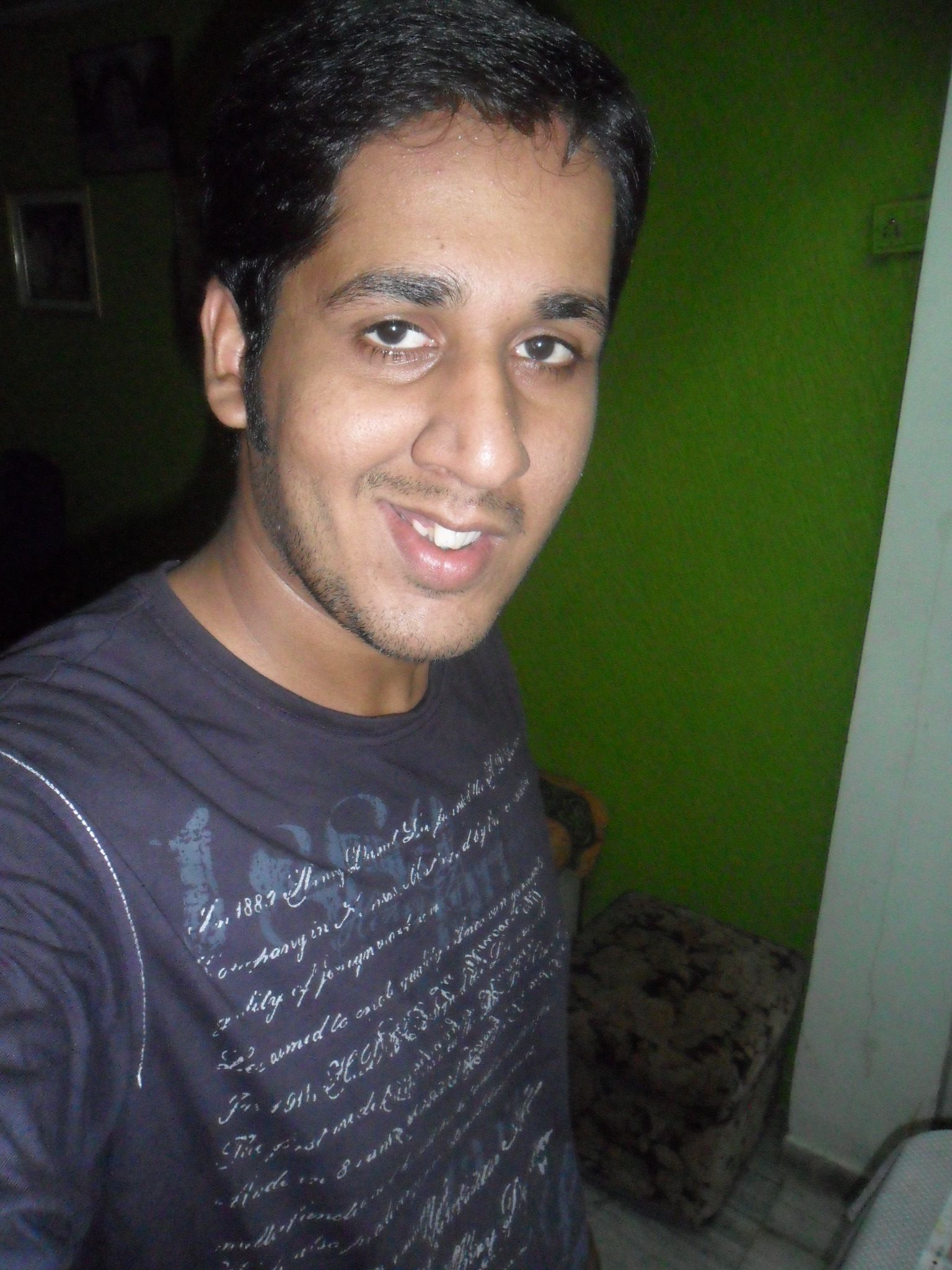 hmmmmmmmmmmmmmm..look in ma eyezzzzzz..;)