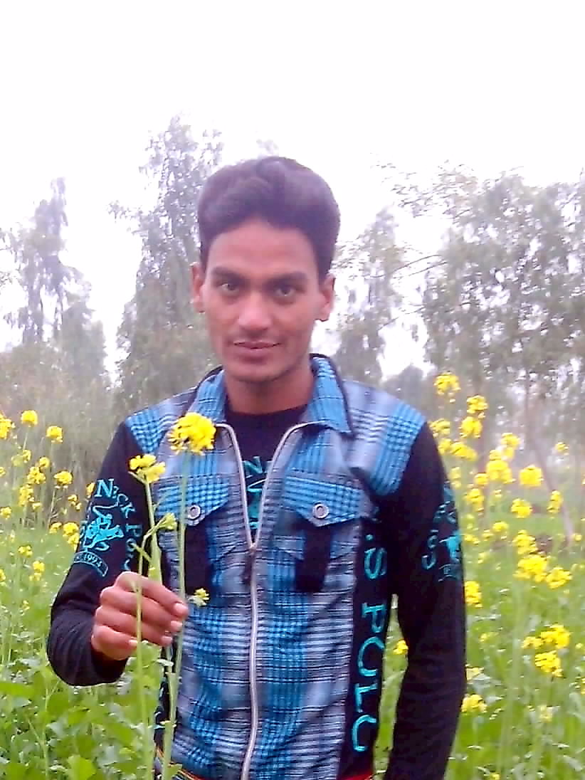 HaIdEr rAjPoot he is real  Rajputana boy ,
lovely carrying and very handsome boy 
He is also on fa