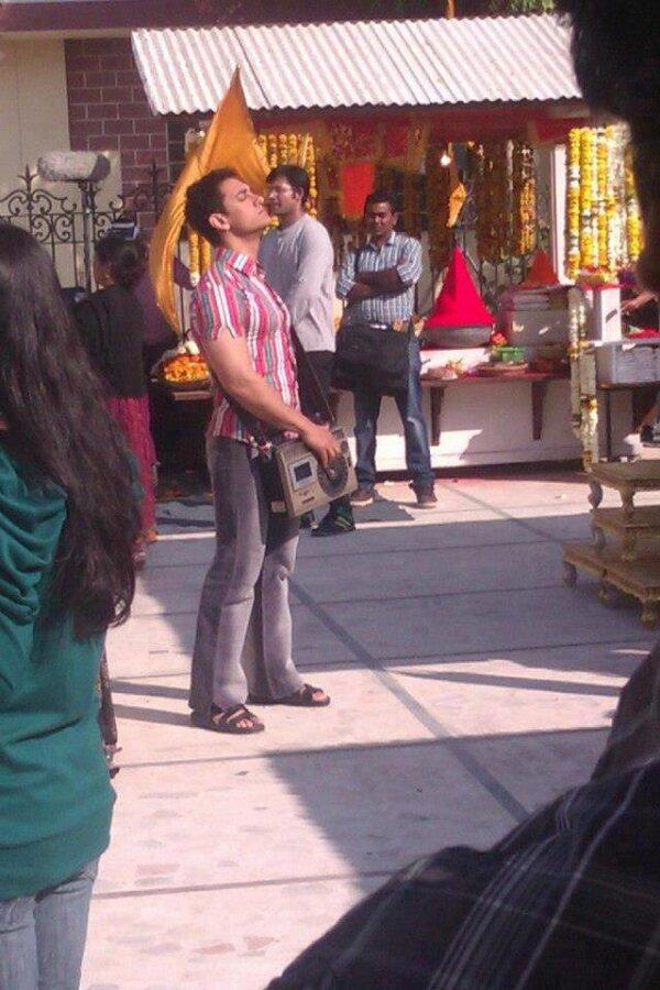 Aamir Khan on the sets of Peekay