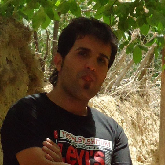 i.am  farbod zamani   
my contery  is iran
i.am   college student  in esfahan.
i  study turism