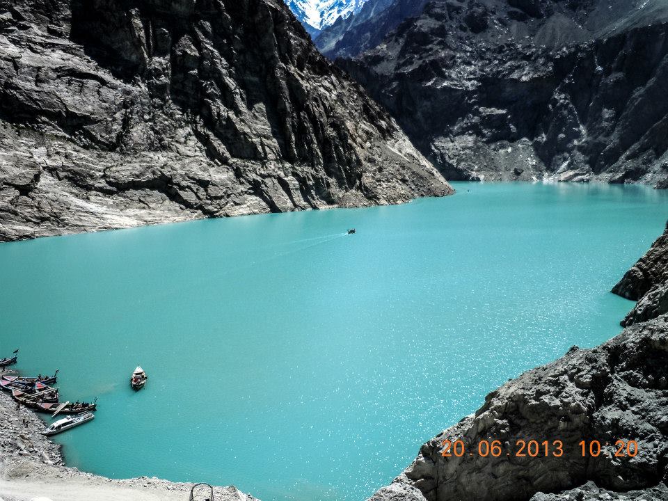 attabad lake pakistan