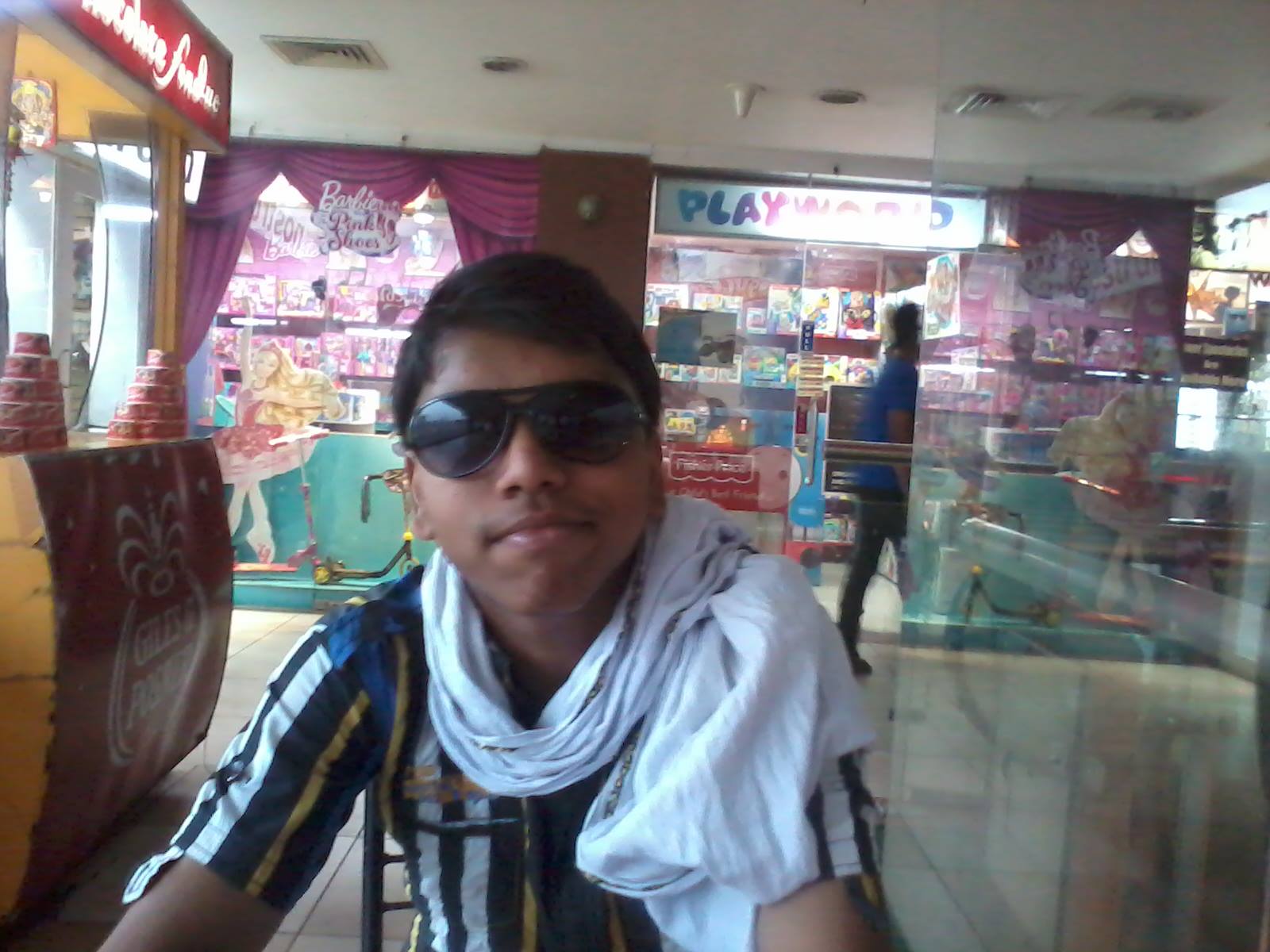 ME IN MALL