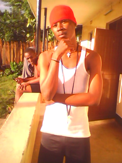 single boy!!!!!!!!!!!!lov u