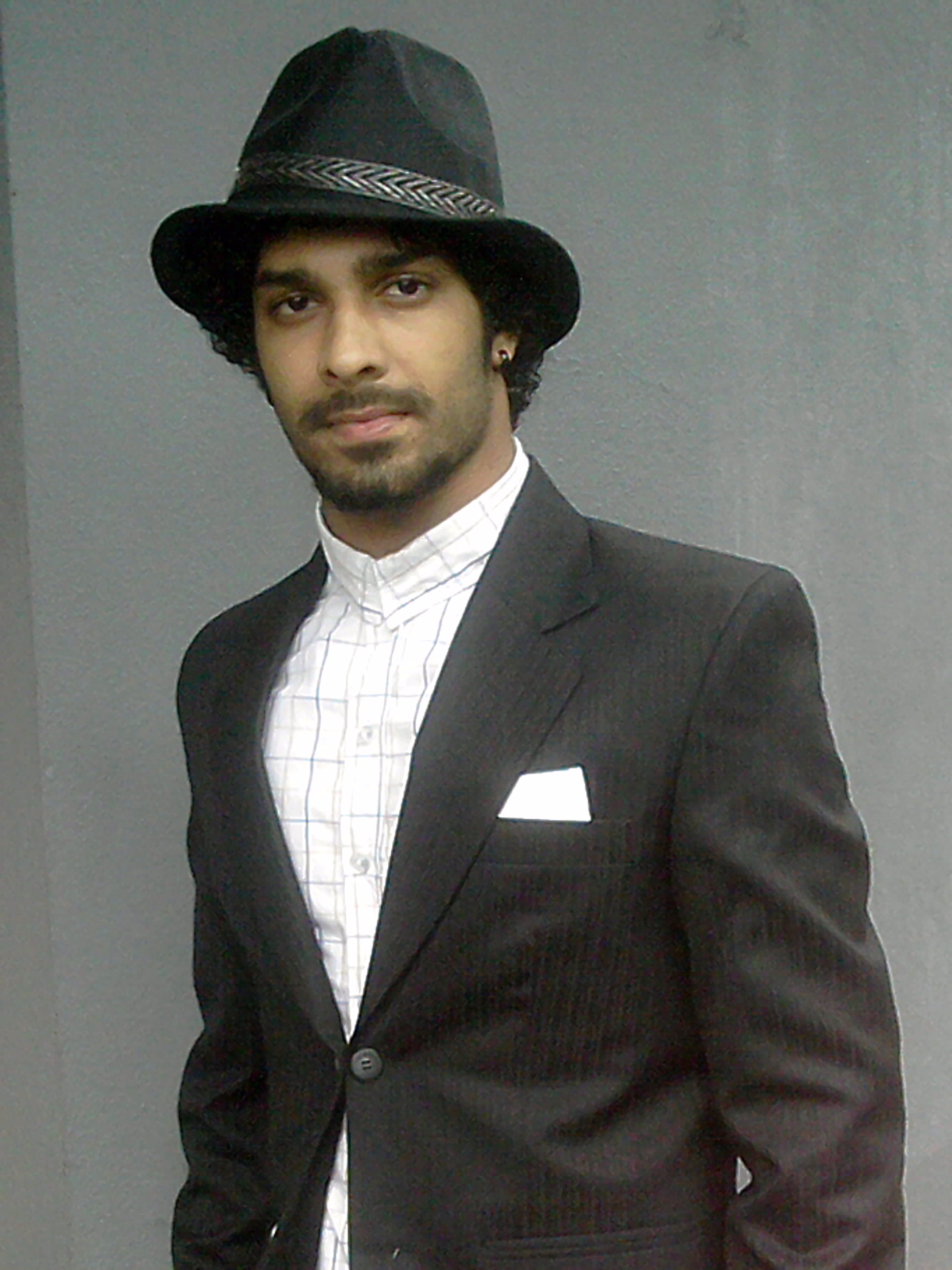 hello my new friends. who r intrsted to make frnd ship with me send me a reqst to my facebook. my id